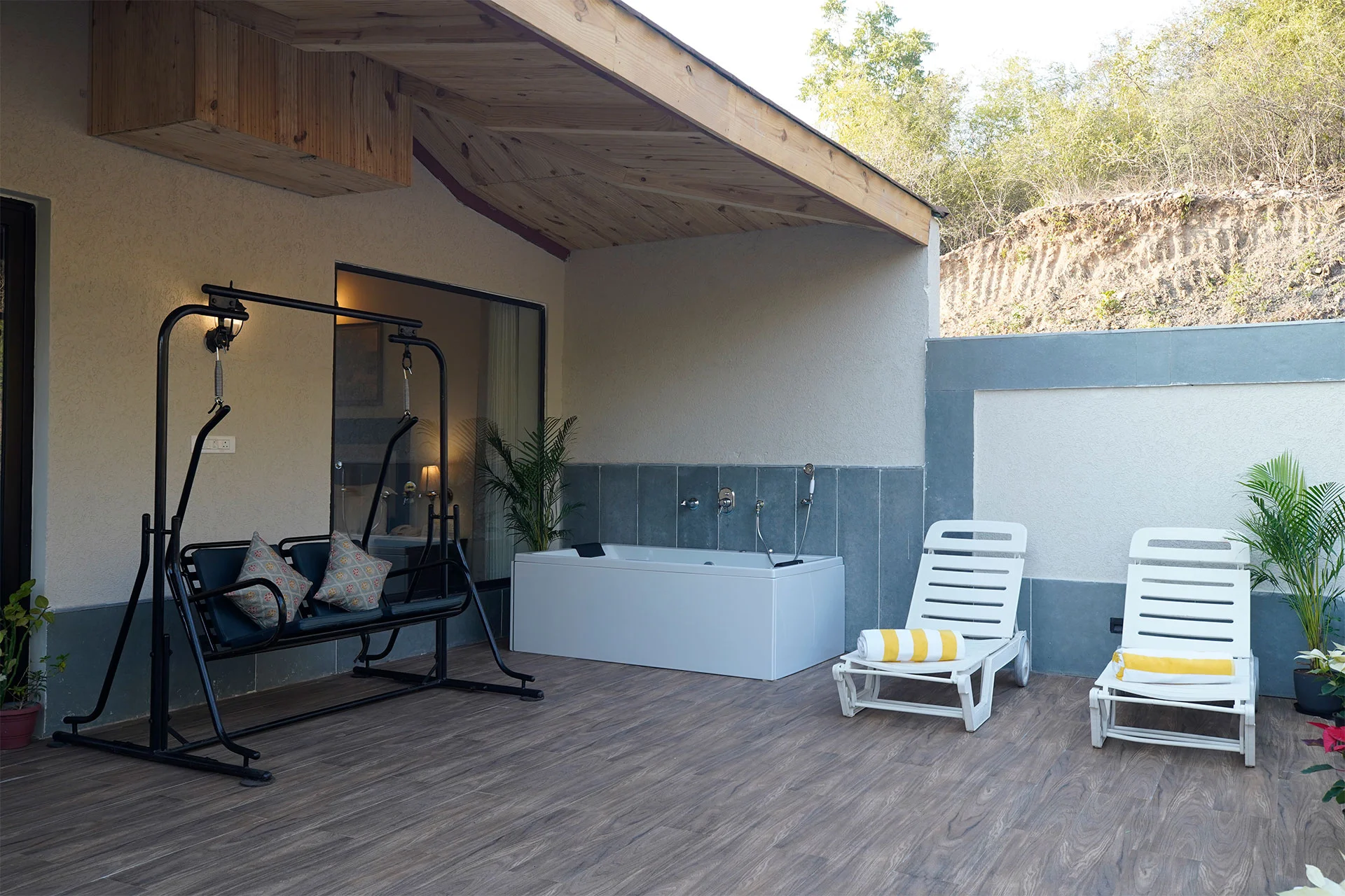 Hill View Jaccuzi Suite With Private Terrace