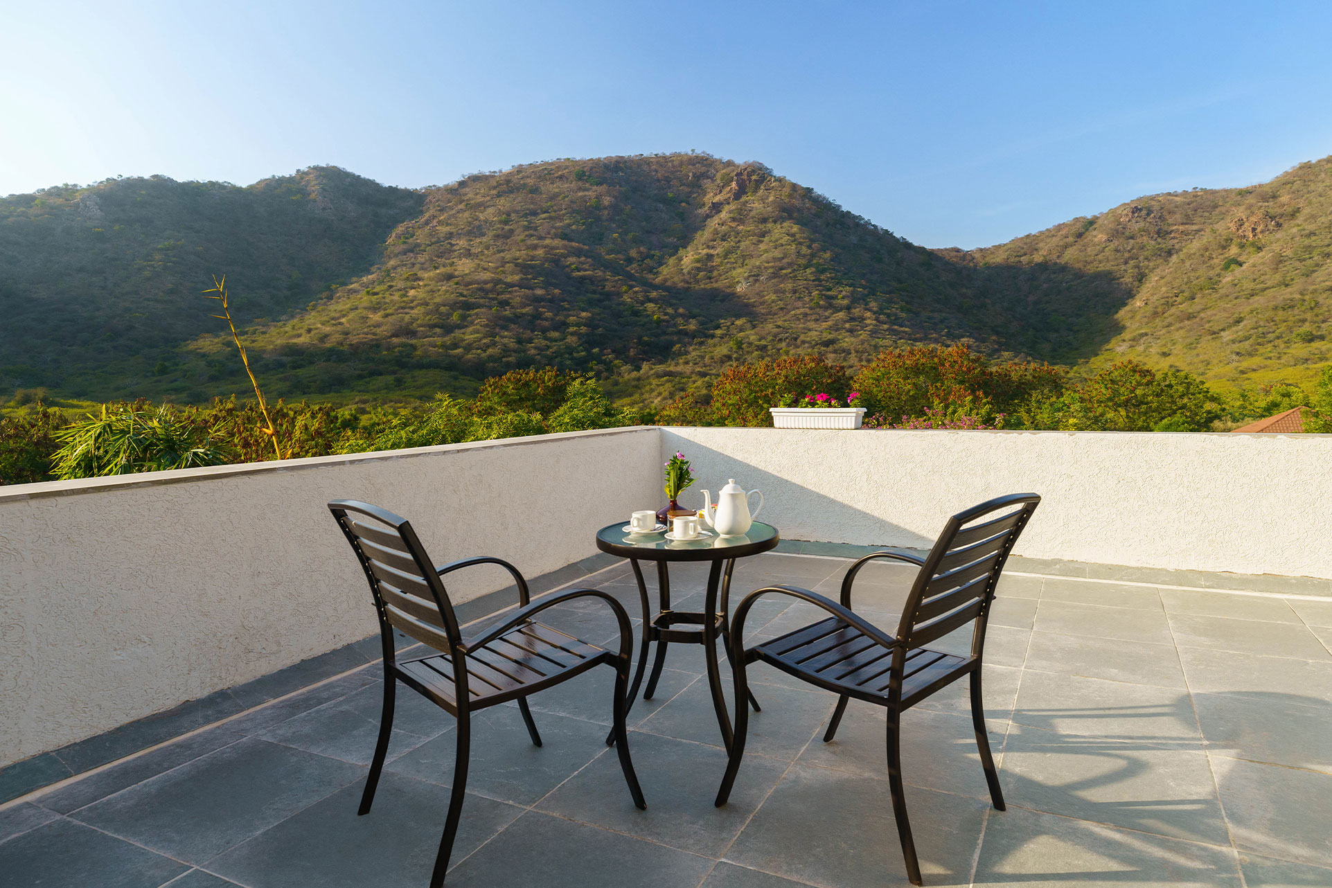 Hill View Jaccuzi Suite With Private Terrace