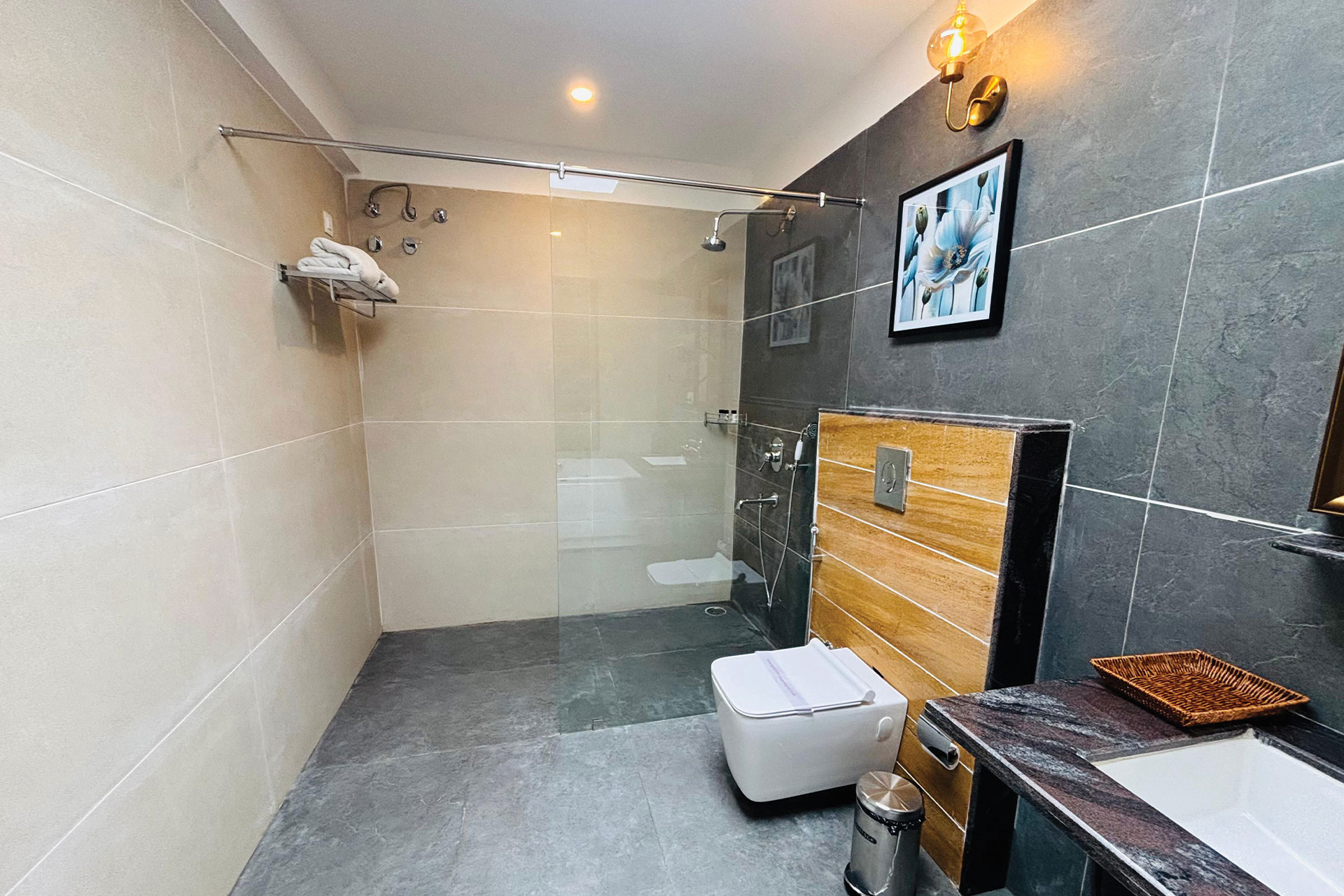 Jacuzzi with Balcony Room