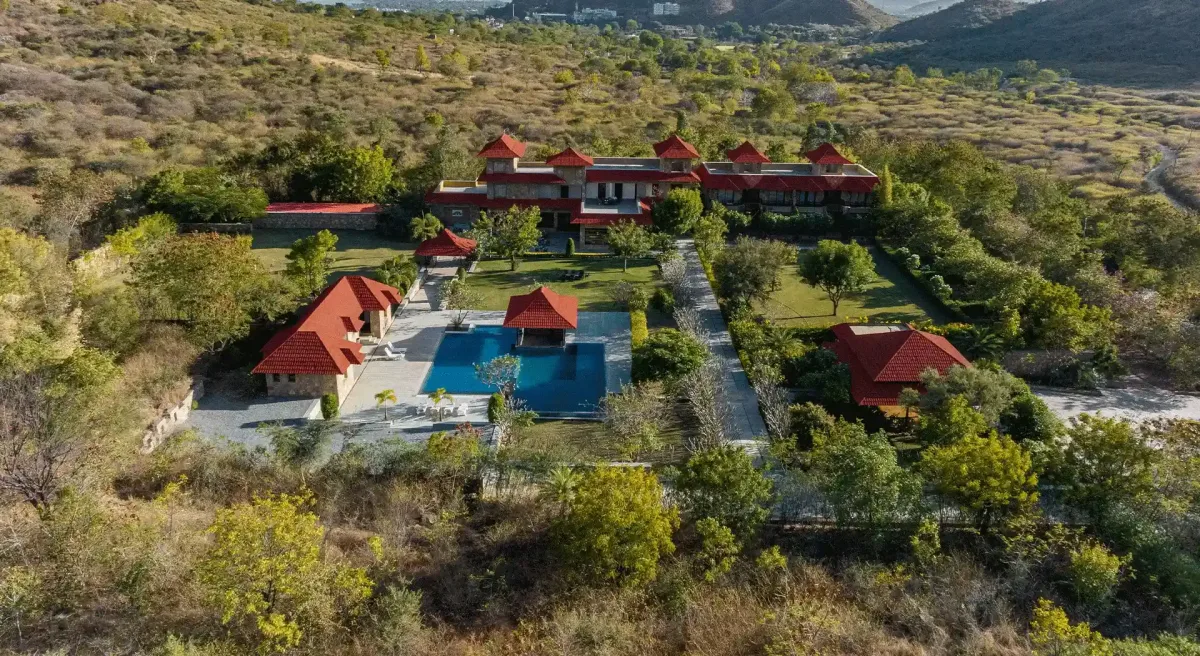 best luxury hotel in Udaipur rajasthan