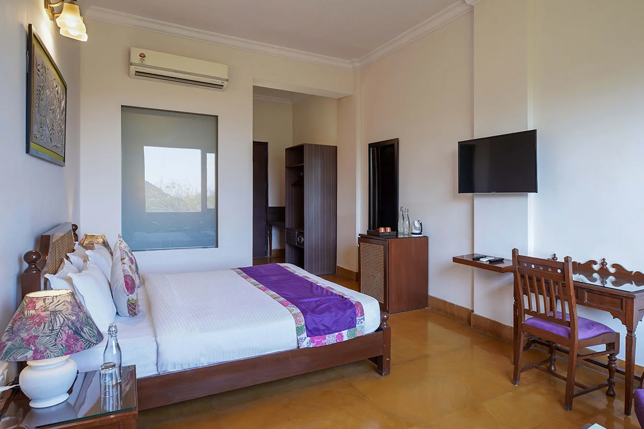 Top 4 star hotel in Udaipur with rooms